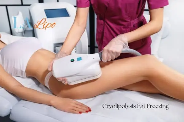 Woman receiving coolsculpting Marlow treatment on her thighs
